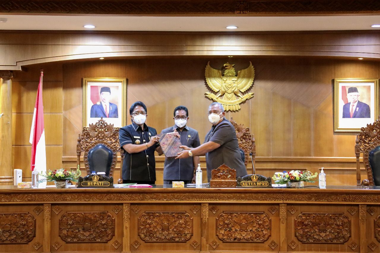 podiumnews.com-Paripurna DPRD, Giri Prasta Komit Utamakan Kepentingan Masyarakat